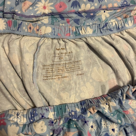 SOLD - Little Sleepies Winter Floral Women’s pajama set - Picture 6 of 9